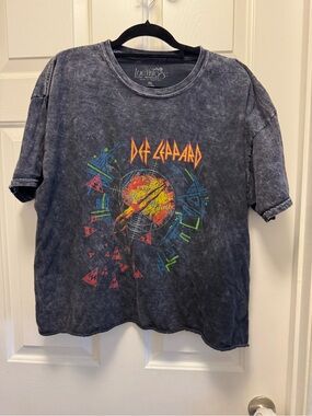 Def Leppard Black Mineral Wash Graphic Tee *call out*